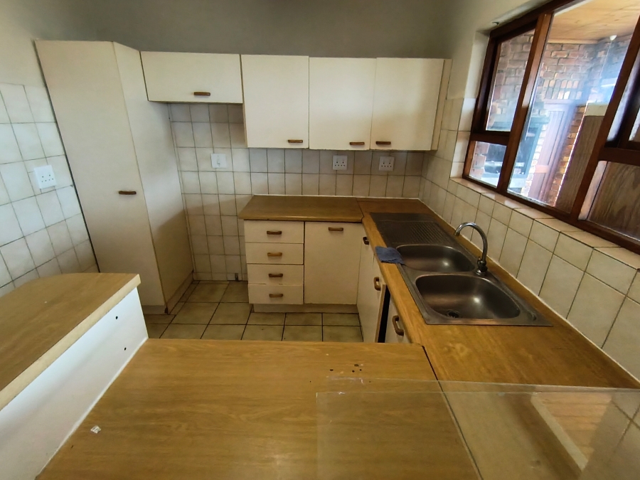8 Bedroom Property for Sale in C Place Eastern Cape